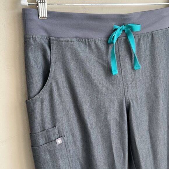 Figs Women’s Gray Scrub Bottom M - Picture 2 of 4